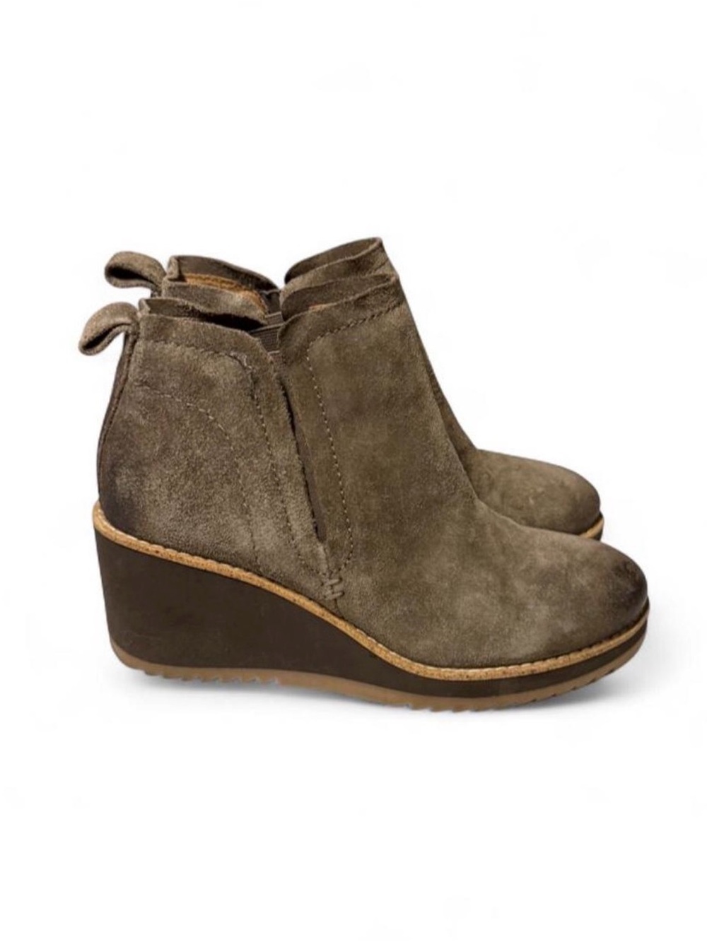 Sofft Mushroom Color Emeree Chelsea Wedge Women’s Boots size 7